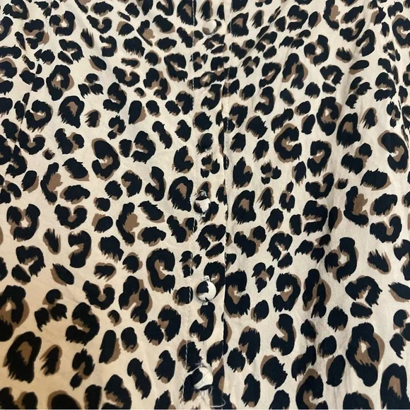 Divided Leopard Print Midi Skirt - Picture 2 of 5